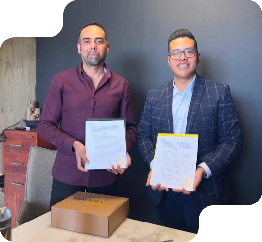 Nos reunimos con autoridades del gobierno de Oaxaca y inversionistas locales interesados en desarrollar proyectos de cultivo de maguey, cacao y malanga. Buscan colaboración en seguridad y apoyo de la SEFADER para fortalecer inversiones en el sector agropecuario, beneficiando a productores oaxaqueños.