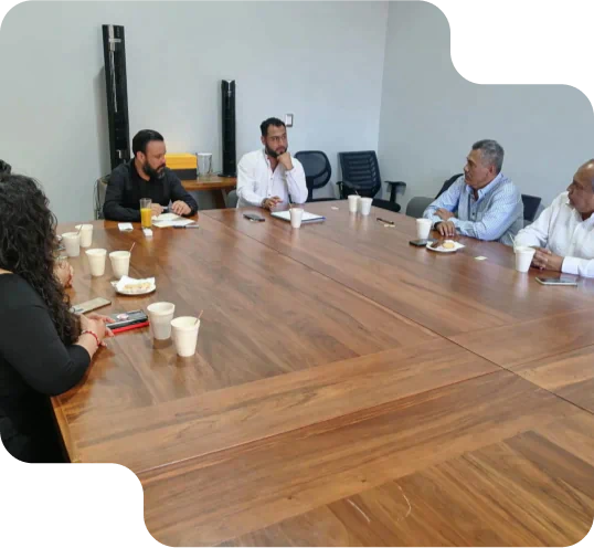 MAGUEYTOKEN ® y el CEMMEZ firmaron un convenio el 9 de enero de 2023 para colaborar en el cuidado y estudio del maguey y mezcal. David Matías destacó la importancia de esta alianza, mientras que Luis Nogales subrayó que ayudará a preservar las tradiciones del mezcal en la región.